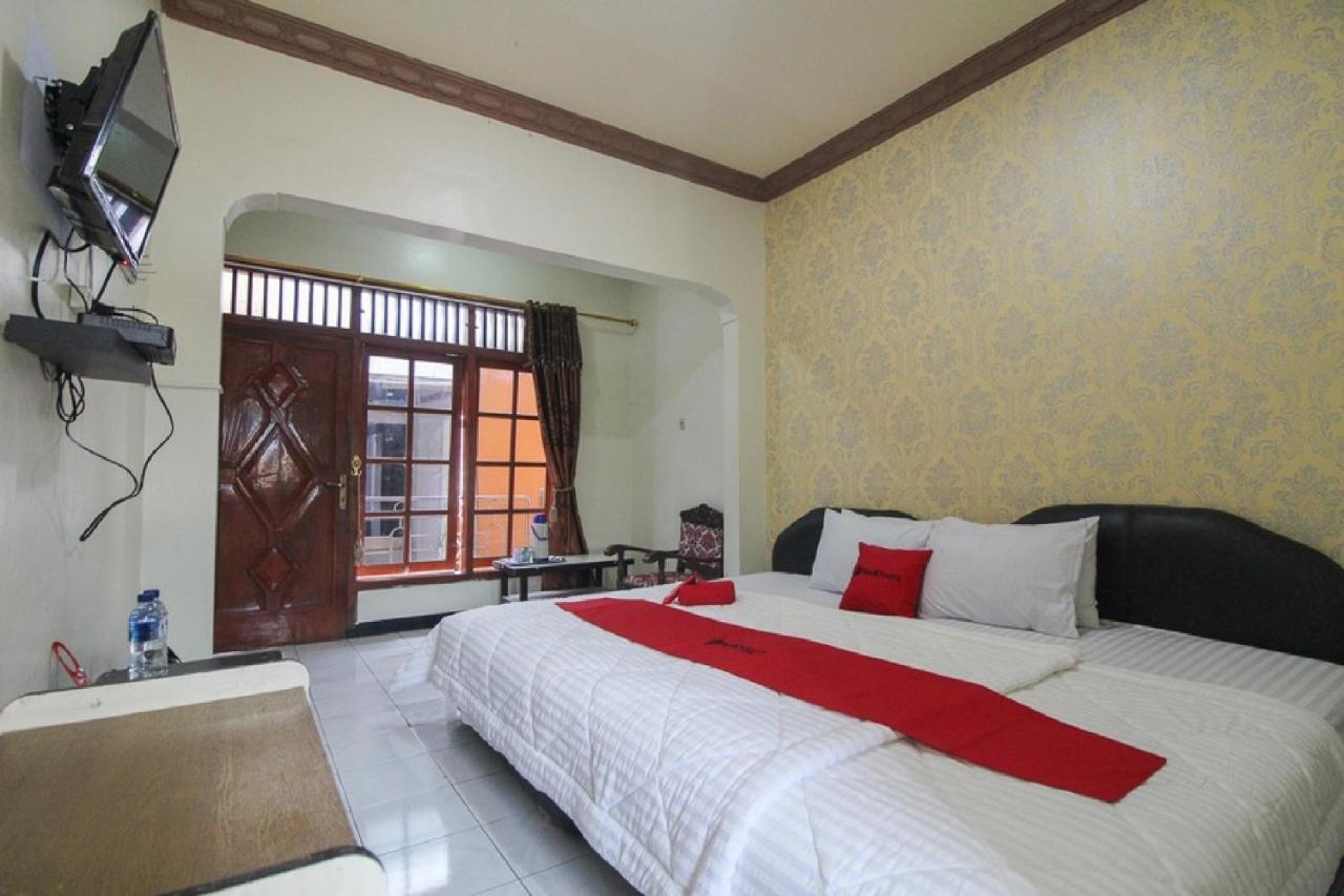 Reddoorz Near Sarangan Lake Magetan Εξωτερικό φωτογραφία