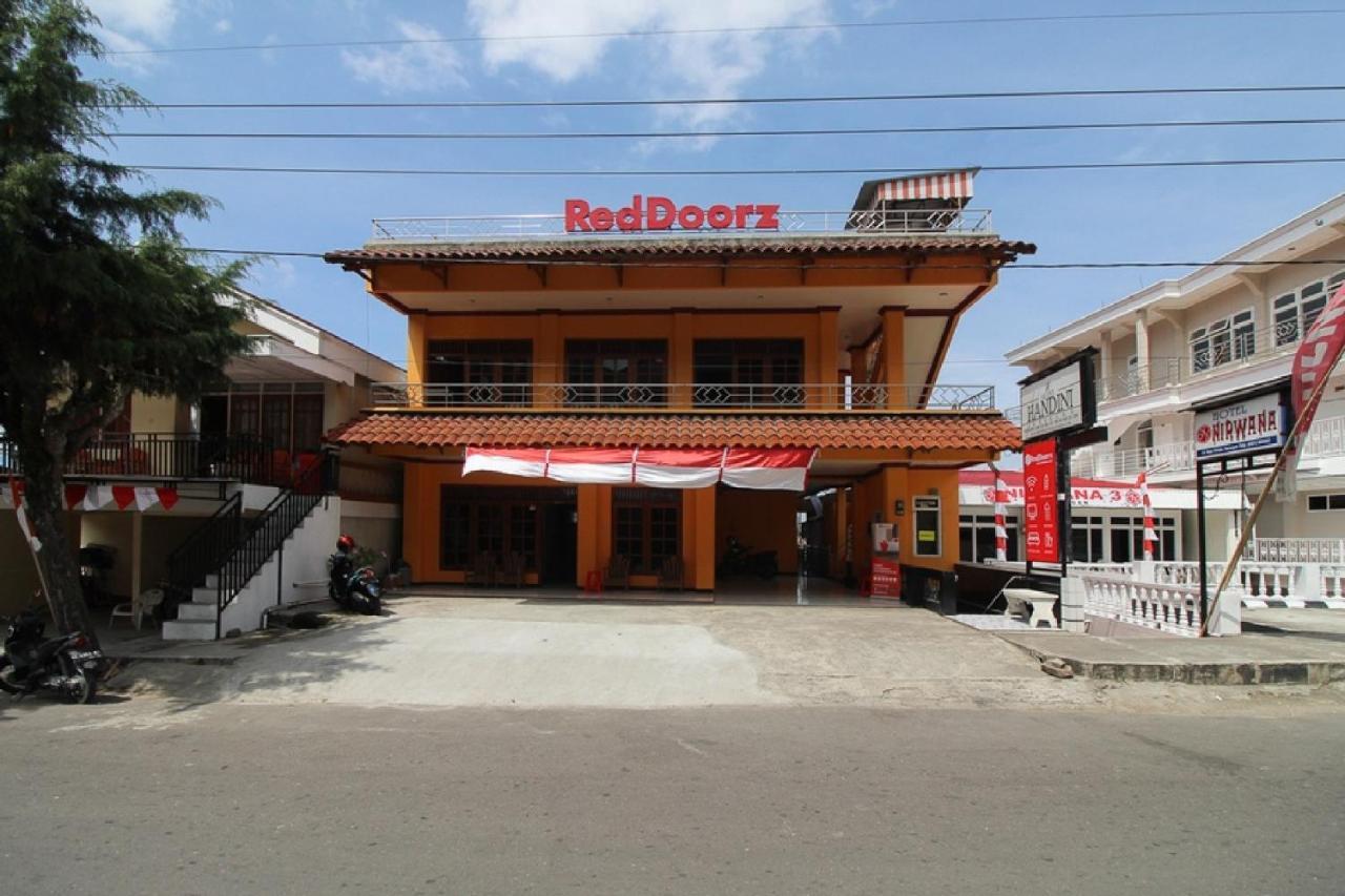 Reddoorz Near Sarangan Lake Magetan Εξωτερικό φωτογραφία
